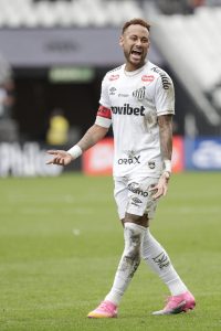 Neymar, lesionado: dos a tres semanas de baja pero seguirá con Brasil