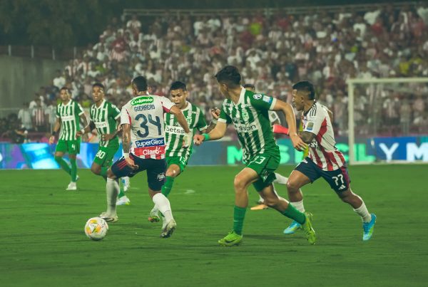 Junior goleó 3-0 a Nacional con doblete de Muriel en la final de ida