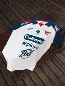 Medellín y Reebok presentan sus nuevas camisetas para el segundo semestre.
