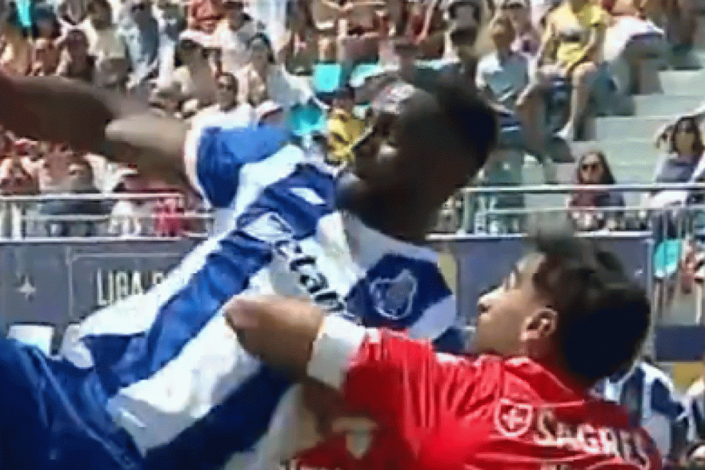 Jackson Martínez revive su magia en Porto: un golazos en el torneo de leyendas