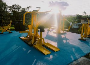 Rionegro entrega renovados la placa y el gimnasio al aire libre de El Capiro