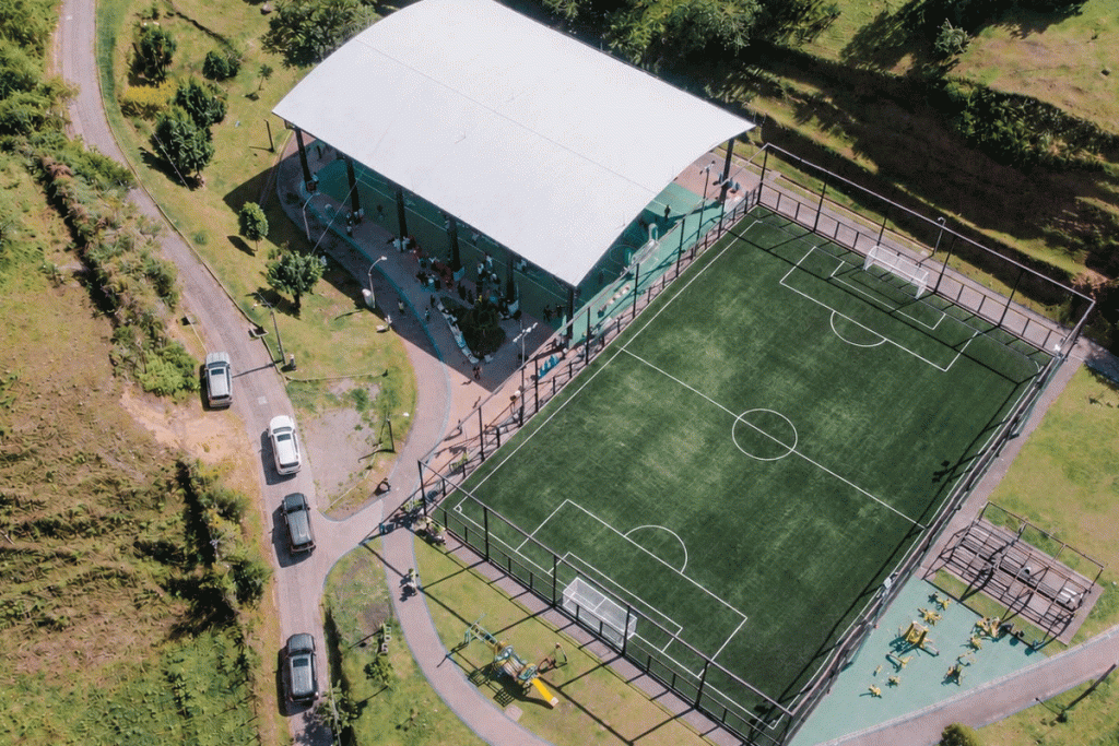 Cuatro Esquinas estrena cancha sintética renovada