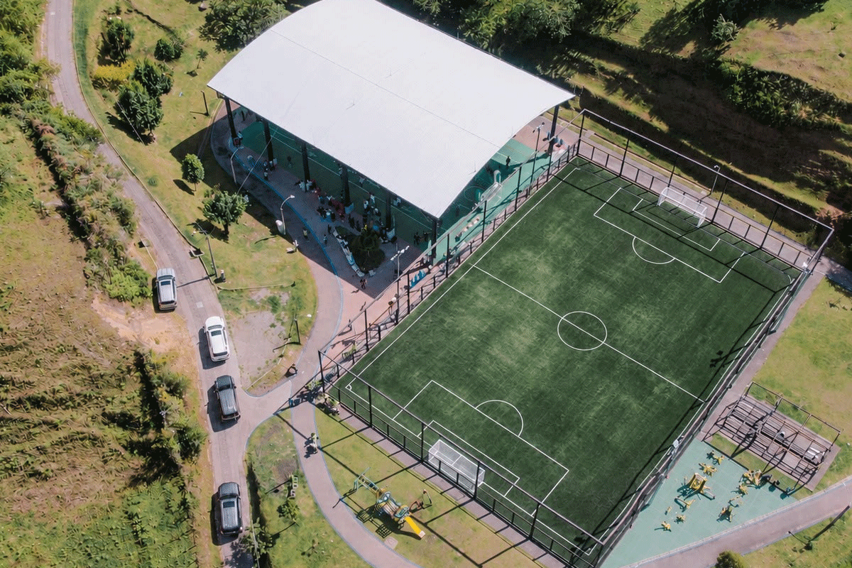 Cuatro Esquinas estrena cancha sintética renovada