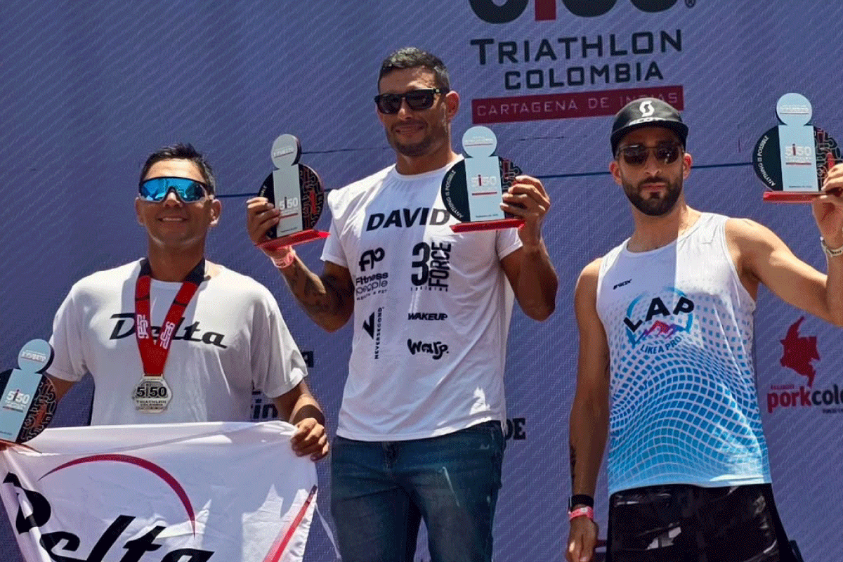 Rionegrero David Zapata logra podio general en el IRONMAN 5150 Cartagena 2026